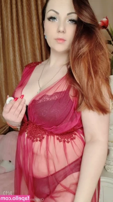 marrygrayes - A LECHEROUS GIRL IN SEARCH OF FUN WHILE HER PARENTS ARE AWAY 