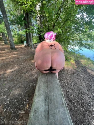 ilovecaroline - look at all that tasty cum spurting for you  quick afternoon breaks