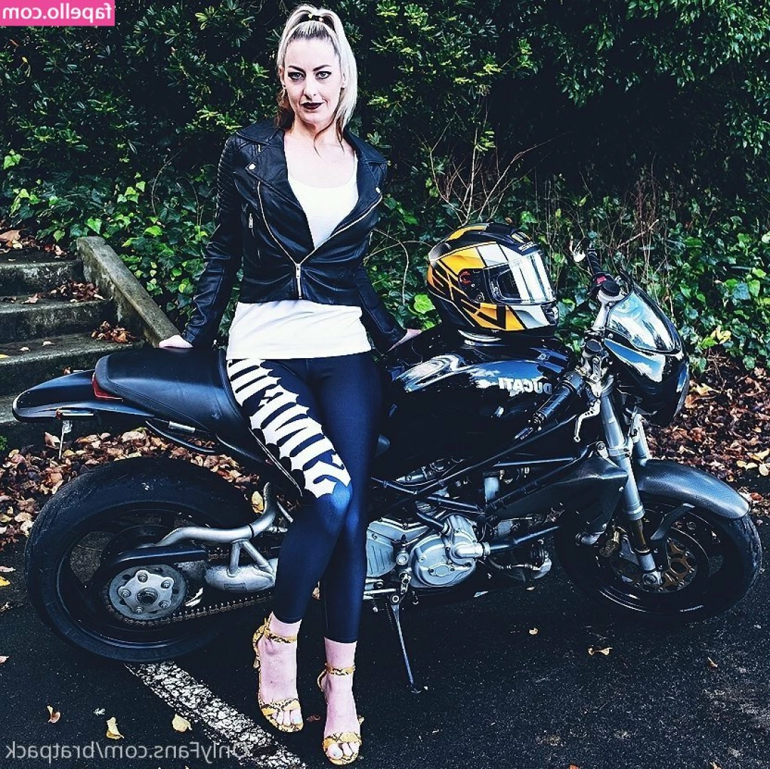 bratpack - Let me ride you NOW