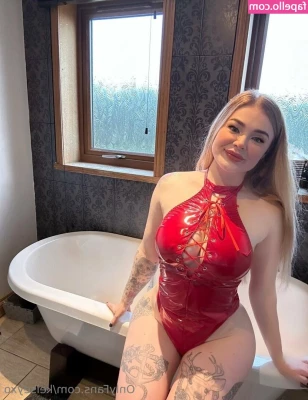 kelseyxo [ kelseyxo-14 ] - Small fully nude photo set w nipple clamps