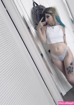 Whatsernamex - Buy  5 worth and get a freebie of my pussy