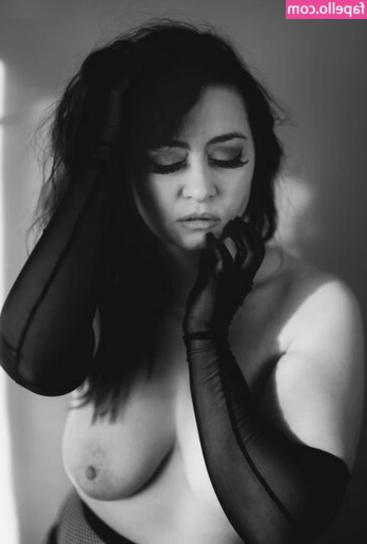 Rowina_offical [ rowina-offical ] - Cum for me papi 😈💋
