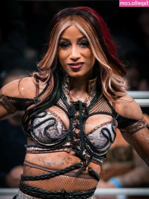 Sasha Banks [ sasha-banks-1 ] - I love a Lacy bra ..