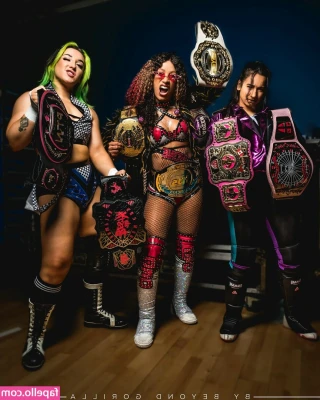 Sasha Banks [ sasha-banks-1 ] - Ciao amore 🧡 se vuoi attirare la mia attenzione ⚠️ in chat