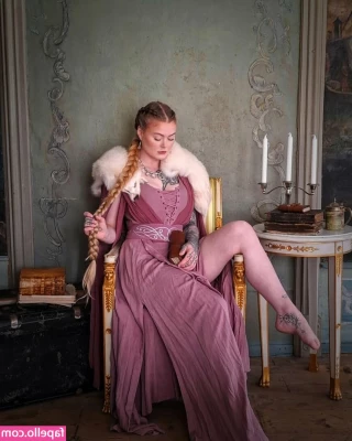 hardardottir.art [ hardardottir-art ] - Bath time fun! 🛀🧼 I’m so wet! I love playing with myself in a