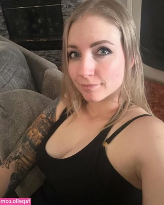 Rose [ rose-1 ] - At your service 🙈