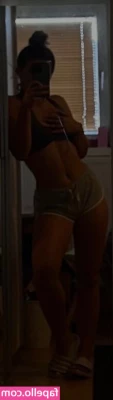 Laura Marie Röhrig [ laura-marie-rhrig ] - When life gives you curves, flaunt them. 😍