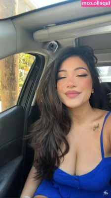 itsizziman - Posing is one of the way to transform me from a nice girl into a