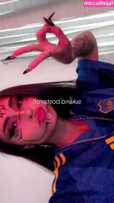 lucii.p._ [ lucii-p ] - I love fishnet stockings