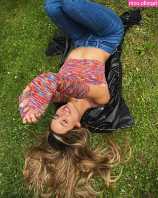 Kiana Stadler [ kiana-stadler ] - I was told to spread  em