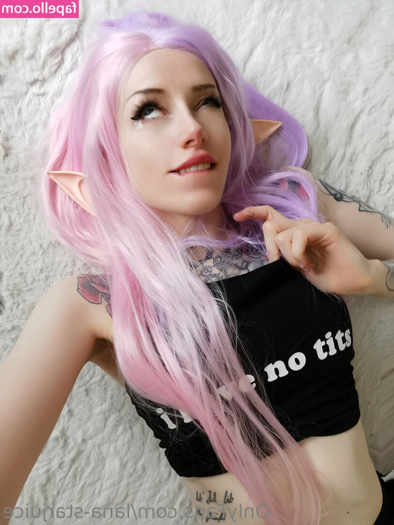 lana-starjuice - I swear some days I look 8 months preggo and some days you can t tell