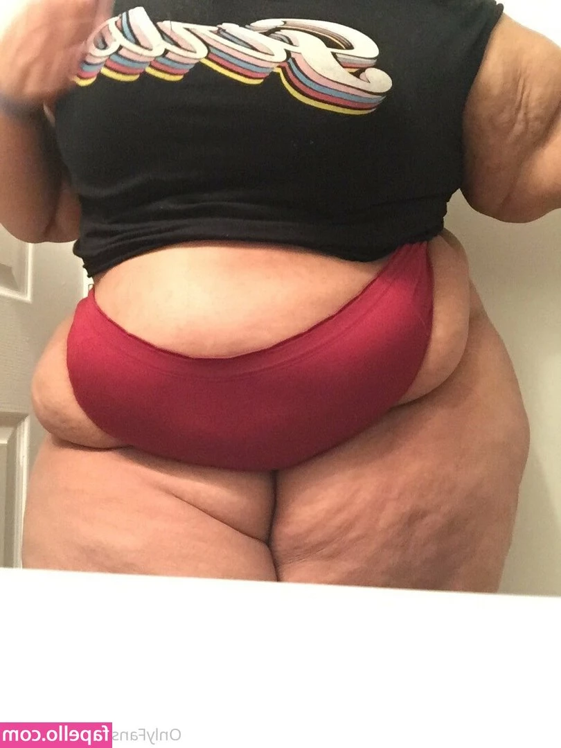 thiccflixx - I m in the mood to be a bad girl  Can someone please spank me