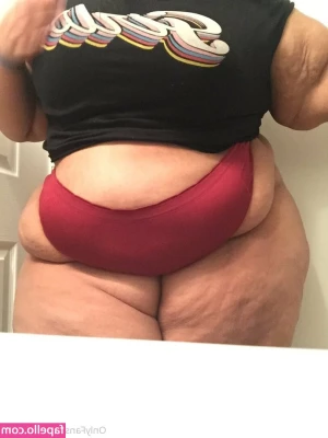 thiccflixx - I m in the mood to be a bad girl  Can someone please spank me