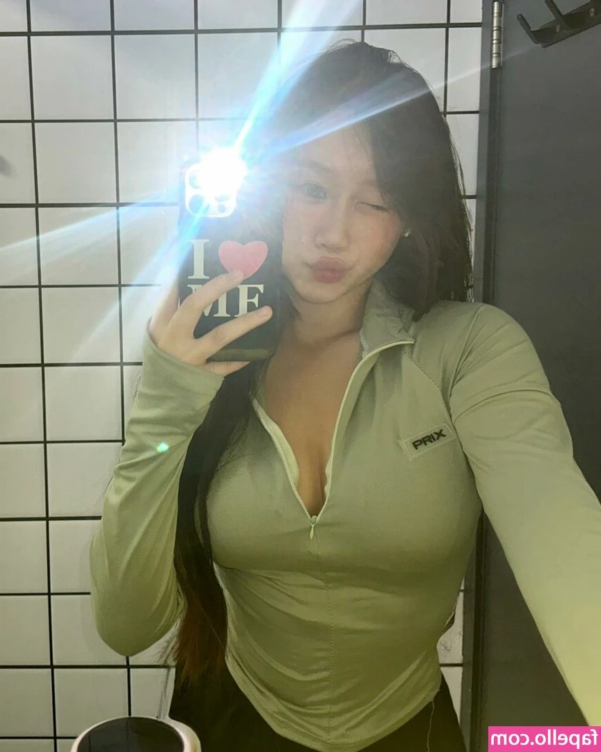 Jodie Cheng [ jodie-cheng ] - some tummy and pussy lips for you this morning