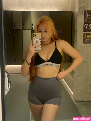 Jodie Cheng [ jodie-cheng ] - filming natural makeup dick rates today !  $15 per picture for text