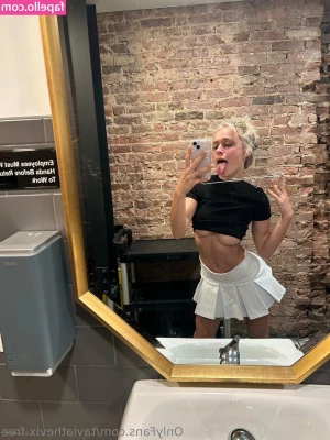 taviathevix-free - My Instagram and If any ladies are looking for some more stay at home