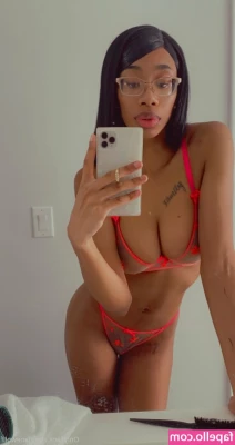 womanflo - I want your tongue on my nipples