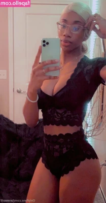 womanflo - Trace my body with your hot tongue.👅💋 Take me to paradise