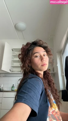 Katelyn Ohashi [ katelyn-ohashi ] - What s everyone doing this Sunday evening