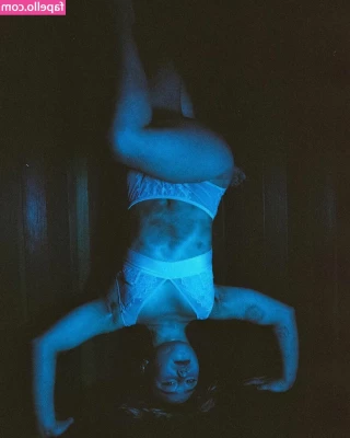 Katelyn Ohashi [ katelyn-ohashi ] - Pussy for lunch