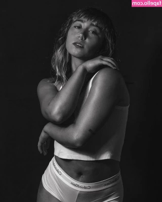 Katelyn Ohashi [ katelyn-ohashi ] - Can you hear how wet I am