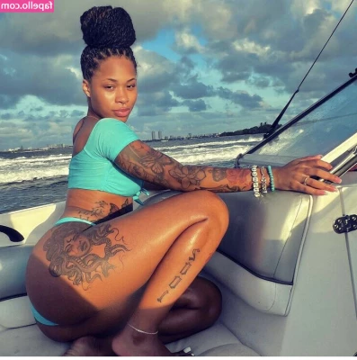 Official_liyahhh [ official-liyahhh ] - I just wish I had someone to take these videos with