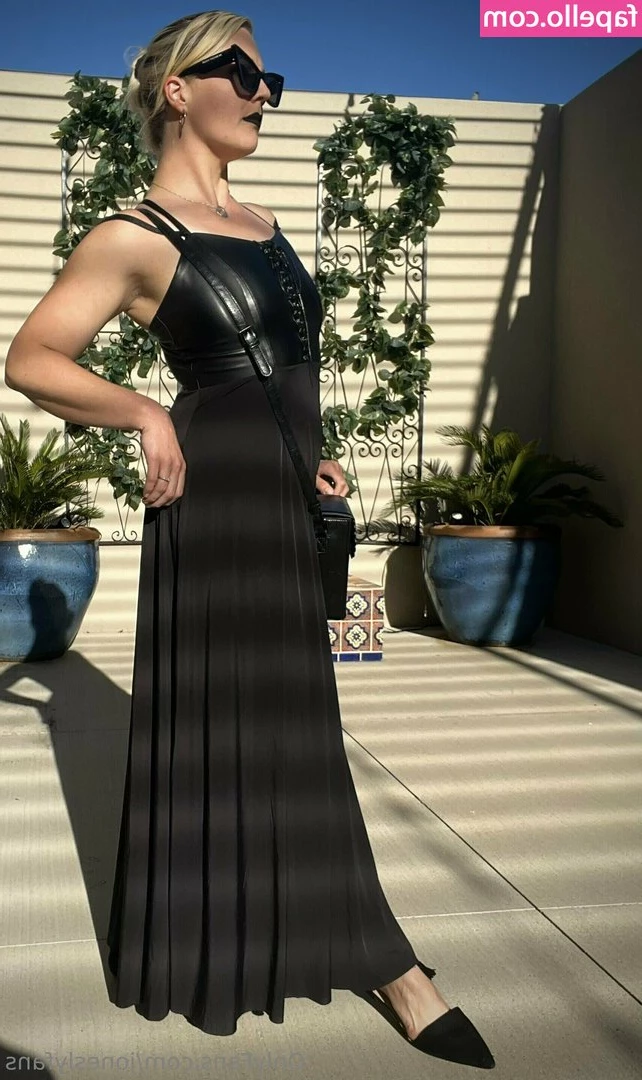 Lindsay Jones [ lindsay-jones ] - Should have gotten the damn shot