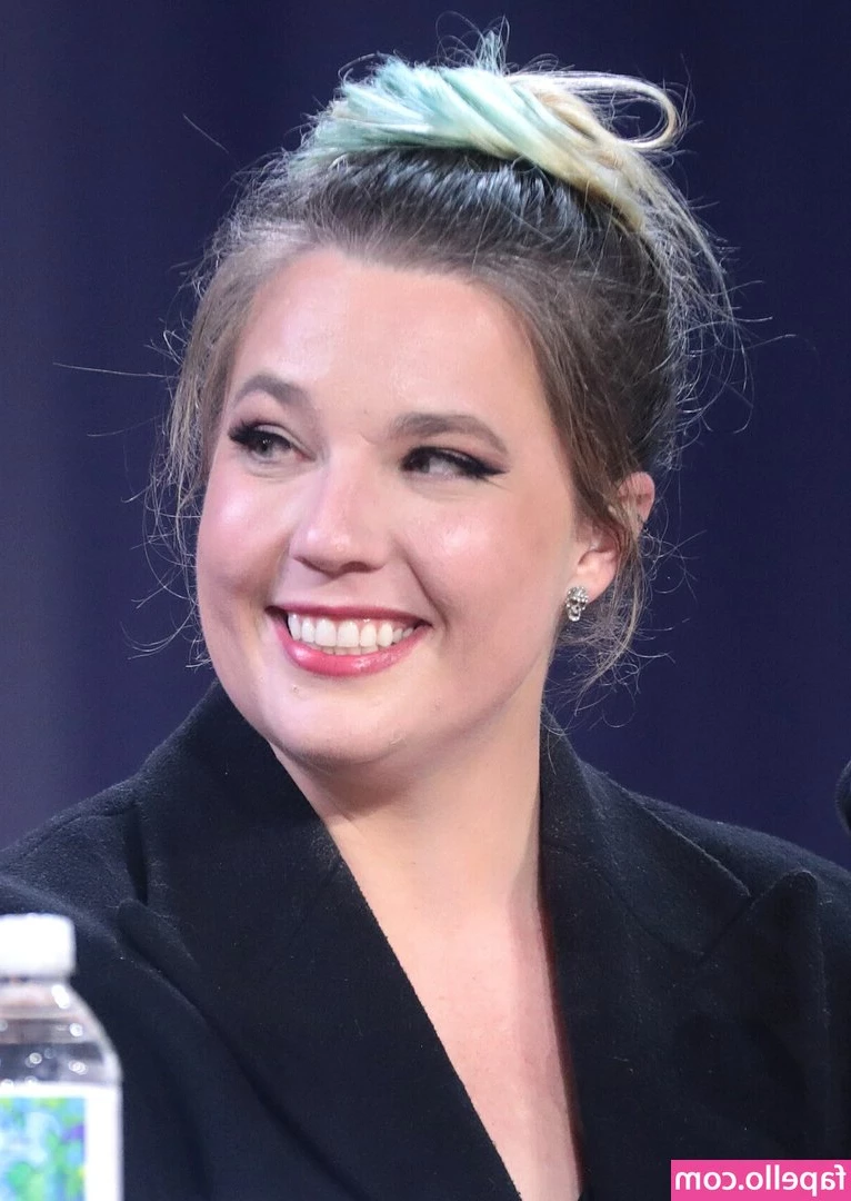 Lindsay Jones [ lindsay-jones ] - Today was a good day, tonight's gonna be a good night :3 hehe