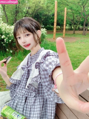 miumiu66612 - Out here saving lives with thick thighs baby