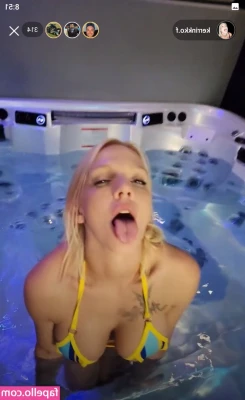  [ kerrin2021kk ] - I love to tease  2 more pics that I am relasing slowly  Those cold