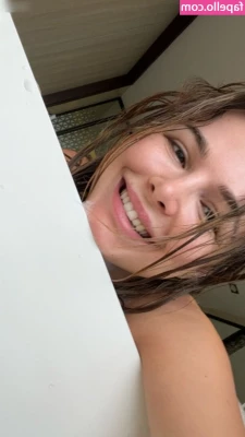 DonaSpock - Don't I look best when I'm on my knees? 🥺😘