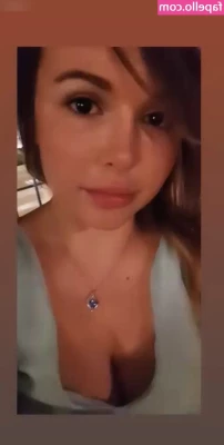 DonaSpock - Scroll to see my little titties!
