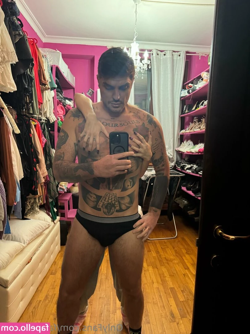 favolosofree - keep it going all weekend  Hit me with those perverted requests and