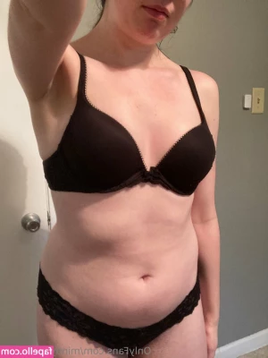 mindyminx2601 - Did someone ask for some cake