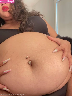 nadyabbw - Te envío esta fotico sin corazones al dm por  3 de propina