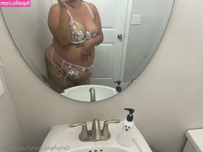 nadyabbw - Pretty pussy in pink light