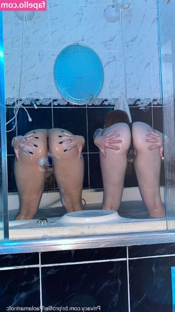 Paola Marin [ paola-marin ] - cheeky cheek spread 😜