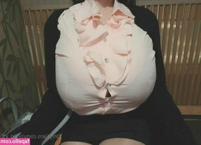 rinlin_x3 [ rinlin-x3 ] - DM a   if your wanting to see my curvy body wearing even less