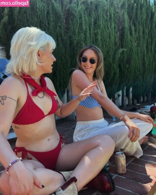 Madi Hart [ madi-hart ] - I love showing me off