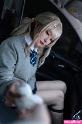 Natsuko233 - Little titty action while at work