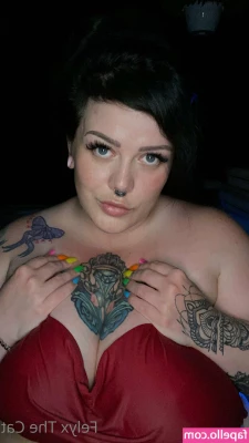 felyxfree - Arching my back  but it s your attention I m really after