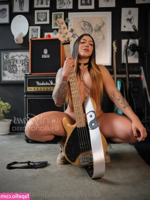 Juliana Nossa [ juliana-nossa ] - Patiently waiting for my special facial