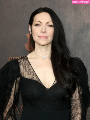 Laura Prepon [ laura-prepon ] - Upshorts no panties