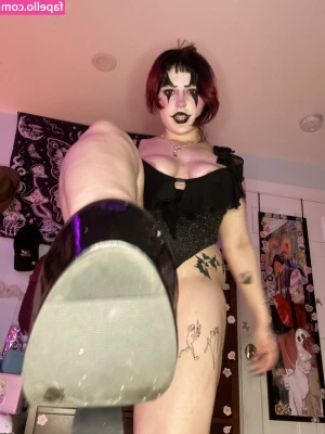 Your_bunny_brat [ your-bunny-brat ] - super excited for tomorrow you guys!! gonna be going live at 8pm est