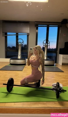 Princess Léonie Alwine [ princess-lonie-alwine ] - Y all look out for this video in your messages  First insertion anal