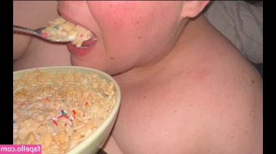 bodylovebritt2 - Feeling cute  might masturbate later  Wanna watch