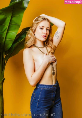 Scarlettnior [ scarlettnior-2 ] - Will have pussy pics and explicit stuff soon. Back to class now so