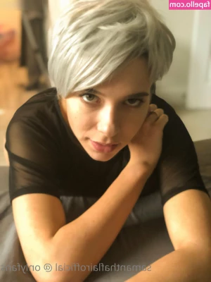 Samantha Flair Official [ samantha-flair-official ] - You like my nails bby ?