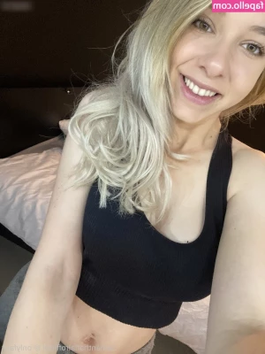 Samantha Flair Official [ samantha-flair-official ] - Giant Brad for all you tiny slaves out there!!