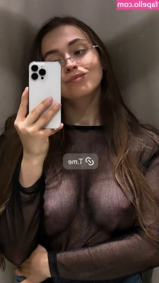 vyaltceva - Hot ass slapping   Wanna see a bit more  Check DM